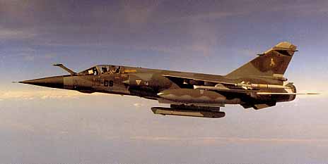 Mirage F1 CR quip d'un pod ASTAC